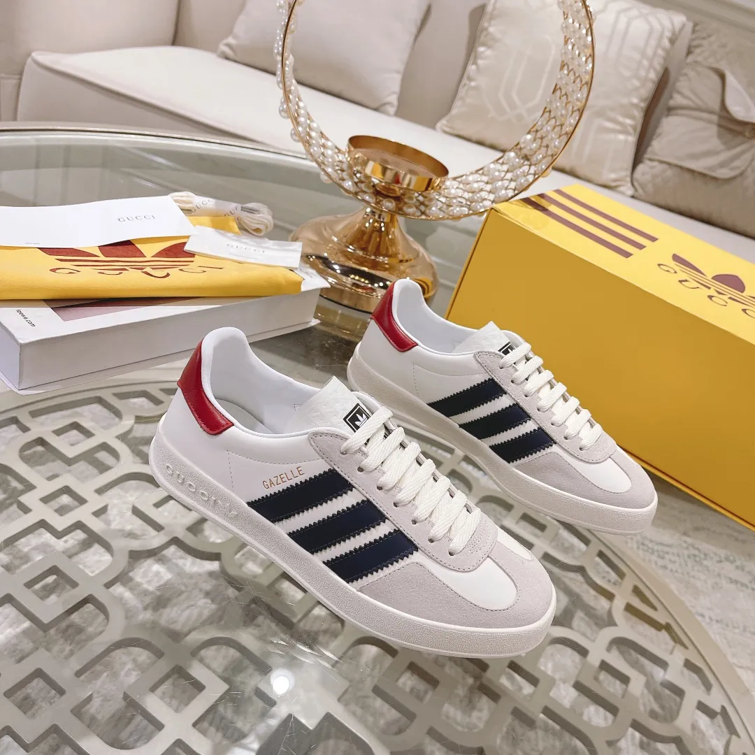 👟👟Ex-factory price 480👟👟 Women's shoe factory Gucci&adidas joint limited edition couple's sneakers. A super nice joint casual sneaker with rich and bold colors! It showed everyone a completely different charm from the past! Combining retro style and youthful sports style to create a new aesthetic! Vitality yet stylish at the same time! ! Upper - made of cowhide, cowhide, cloth. Lining - sheepskin lining for feet. Sole - original open-molded beef tendon non-slip and wear-resistant outsole. Size: 35-44 (couple style)